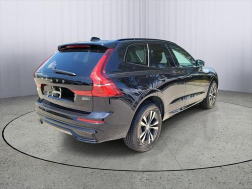 2025 Volvo XC60 B5 Core