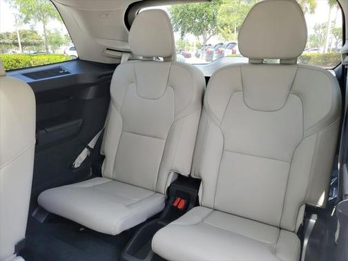 2025 Volvo XC90 B6 Plus 7-Seater