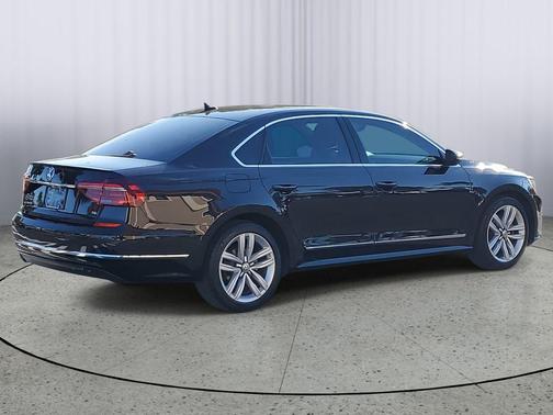 2017 Volkswagen Passat 1.8T SE w/Technology