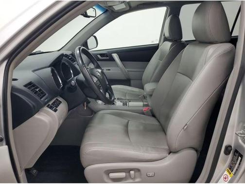 2013 Toyota Highlander SE