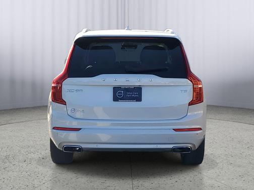 2020 Volvo XC90 T5 Momentum