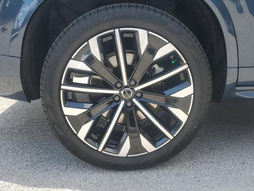 2025 Volvo XC90 Plug-In Hybrid T8 Plus 7-Seater