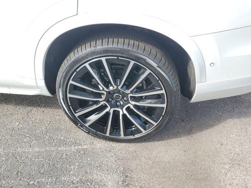 2026 Volvo XC90 Ultra Dark Theme, B6 AWD Gas (mild hybrid), Gasoline, 6 Seats