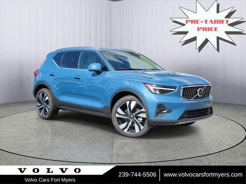 2025 Volvo XC40 B5 Plus Bright Theme
