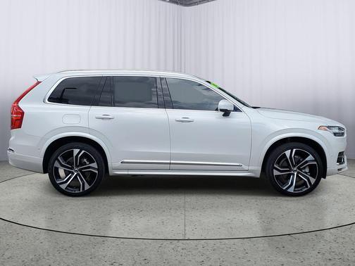 2024 Volvo XC90 B6 Ultimate Bright Theme 7-Seater