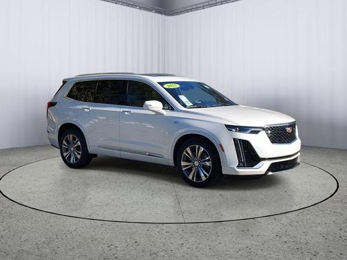 2025 Cadillac XT6 Premium Luxury FWD