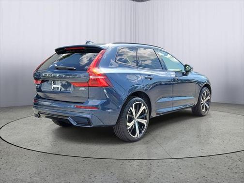 2025 Volvo XC60 B5 Ultra