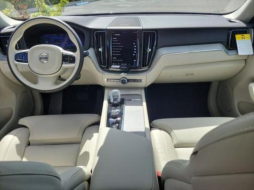 2025 Volvo XC60 B5 Ultra