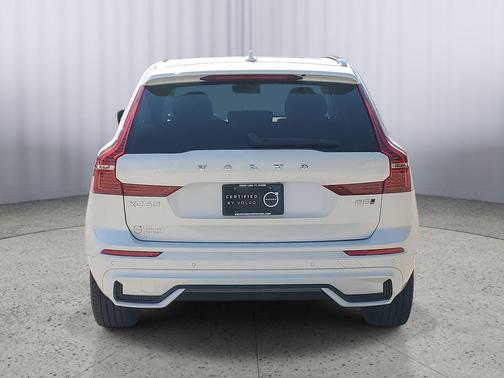 2024 Volvo XC60 B5 Plus Dark Theme