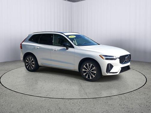 2024 Volvo XC60 B5 Plus Dark Theme