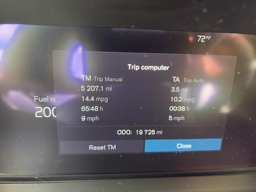 2024 Volvo XC60 B5 Core Dark Theme