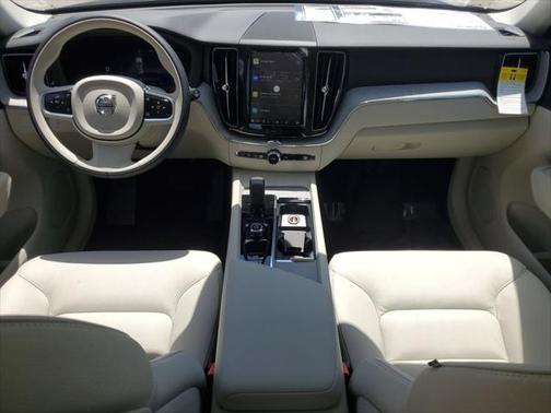 2025 Volvo XC60 B5 Plus