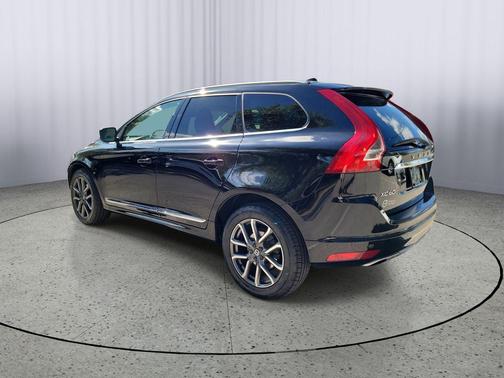 2016 Volvo XC60 T6 Drive-E Platinum