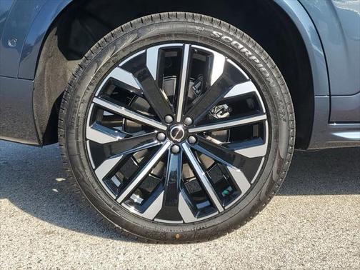2025 Volvo XC90 Plug-In Hybrid T8 Ultra 7-Seater