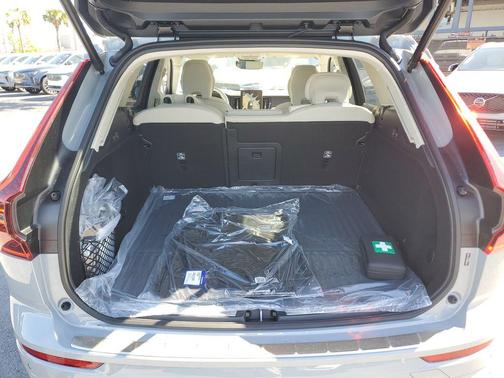 2026 Volvo XC60 Plug-In Hybrid Ultra, T8 AWD Electric/Gasoline, Dark