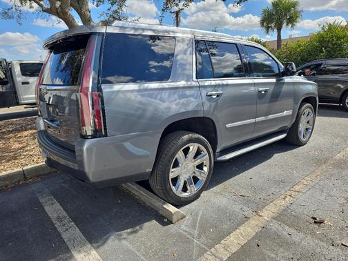 2020 Cadillac Escalade Luxury