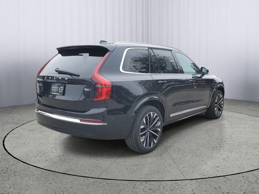 2025 Volvo XC90 B6 Plus 7-Seater