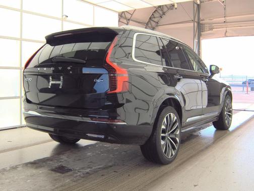 2025 Volvo XC90 B6 Plus 7-Seater
