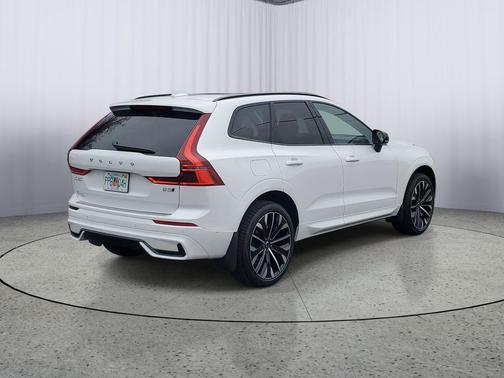 2026 Volvo XC60 B5 Ultra
