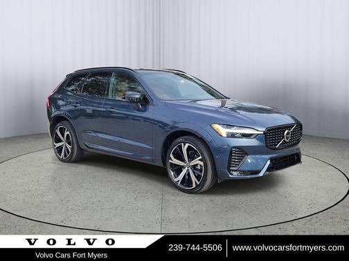 2023 Volvo XC60 B5 Ultimate Dark Theme