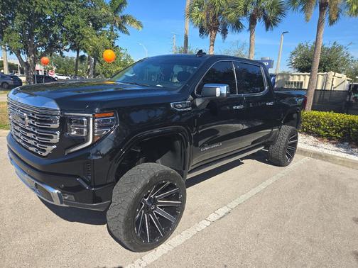 2023 GMC Sierra 1500 Denali