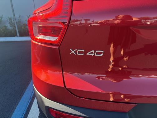 Fusion Red Metallic 2019 Volvo XC40 T5 R-Design