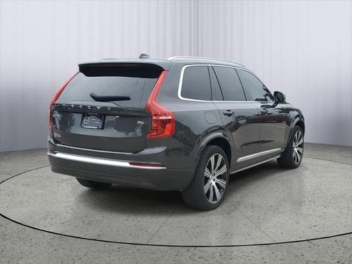 2024 Volvo XC90 B6 Plus Bright Theme 6-Seater
