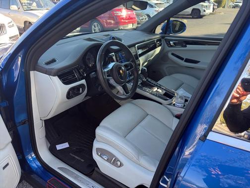 2021 Porsche Macan S