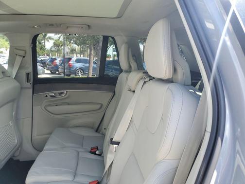 2026 Volvo XC90 B6 Ultra 7-Seater