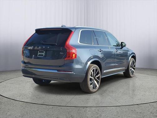 2025 Volvo XC90 B6 Plus 7-Seater