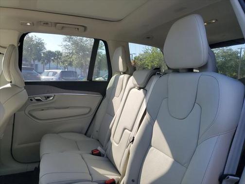 2025 Volvo XC90 B6 Plus 7-Seater