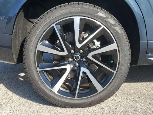 2025 Volvo XC90 B6 Plus 7-Seater