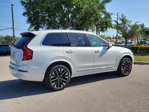 2025 Volvo XC90 Plug-In Hybrid T8 Ultra 7-Seater