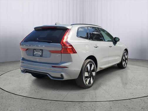 2025 Volvo XC60 Plug-In Hybrid T8 Ultra