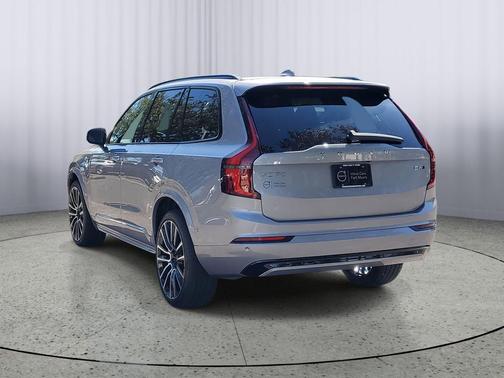 2026 Volvo XC90 B6 Ultra Dark Theme 7-Seater