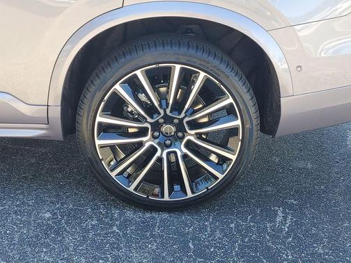 2026 Volvo XC90 B6 Ultra Dark Theme 7-Seater