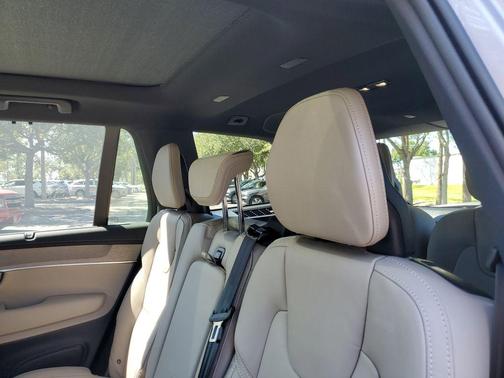 2026 Volvo XC90 B6 Ultra Dark Theme 7-Seater