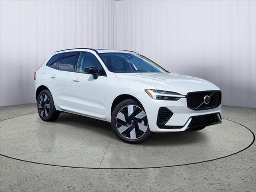 2025 Volvo XC60 Plug-In Hybrid T8 Plus