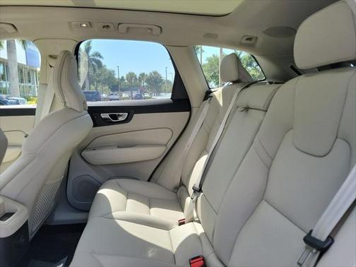 2025 Volvo XC60 Plug-In Hybrid T8 Plus