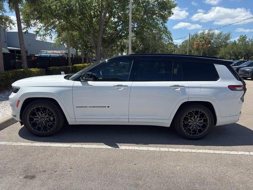 Bright White Clearcoat 2025 Jeep Grand Cherokee L Summit Reserve