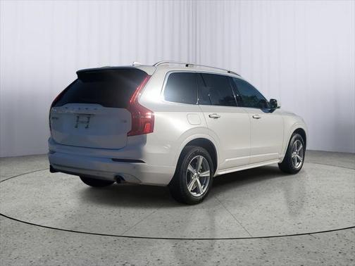 2019 Volvo XC90 T5 Momentum