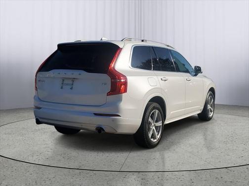 2019 Volvo XC90 T5 Momentum