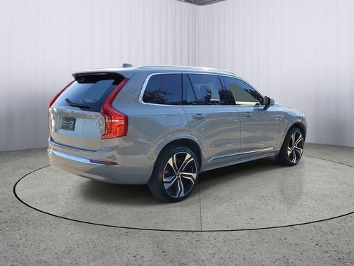 2025 Volvo XC90 B5 Ultra