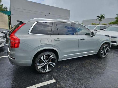 2025 Volvo XC90 B5 Ultra