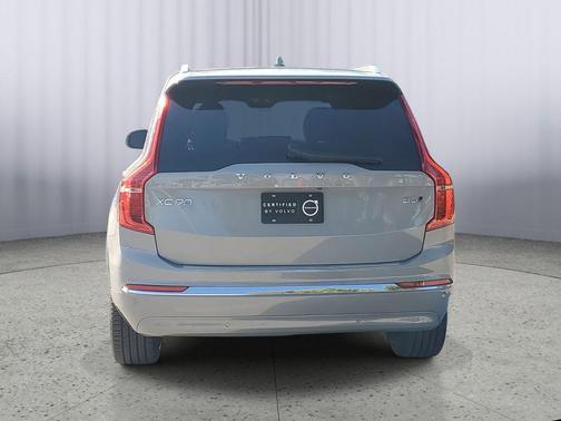 2025 Volvo XC90 B5 Ultra