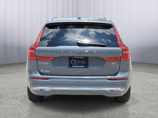 2022 Volvo XC60 B5 Inscription