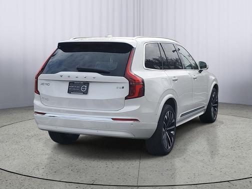 2025 Volvo XC90 B5 Plus 7-Seater
