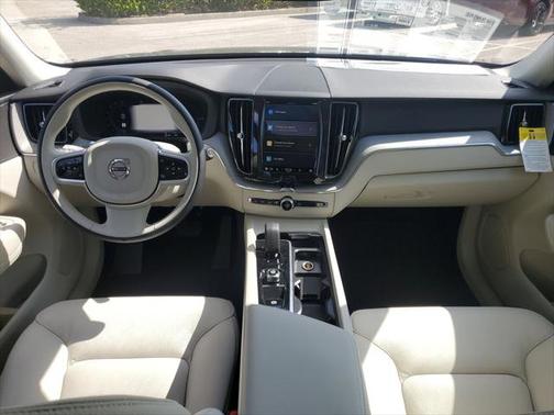 2025 Volvo XC60 Plug-In Hybrid T8 Plus