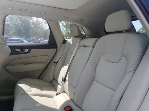 2025 Volvo XC60 Plug-In Hybrid T8 Plus