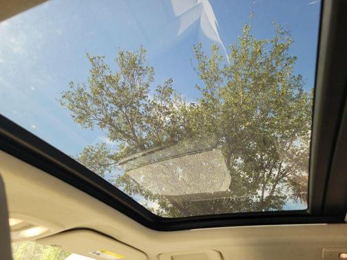 Crystal White 2026 Volvo XC40 Plus, B5 AWD Gas (mild hybrid), Dark